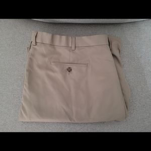 Roundtree & Yorke shorts. Khaki size 46.